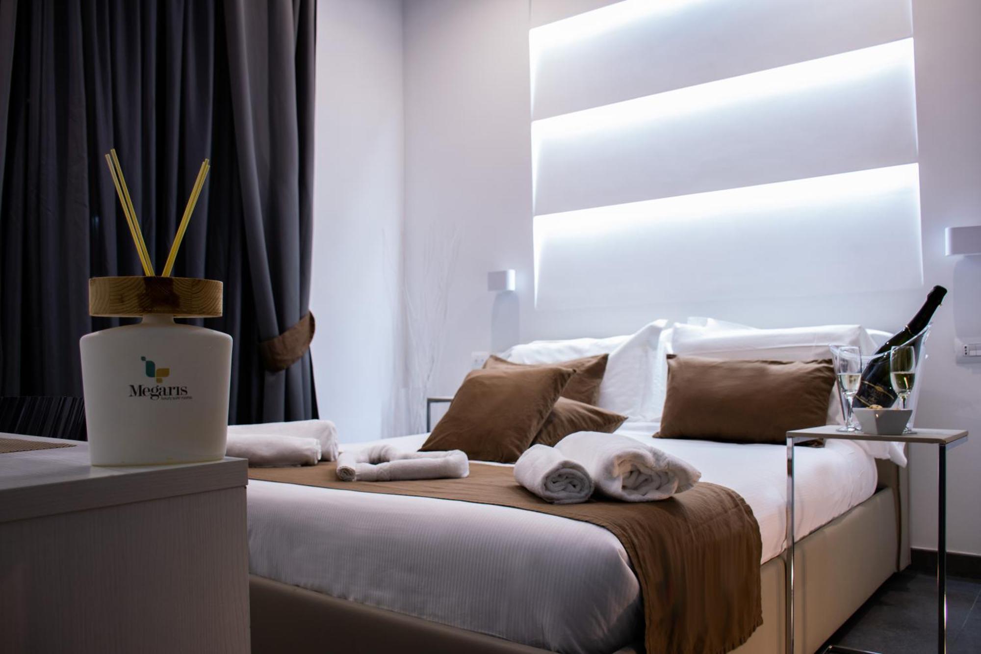 Megaris Luxury Suite Rooms Naples Extérieur photo
