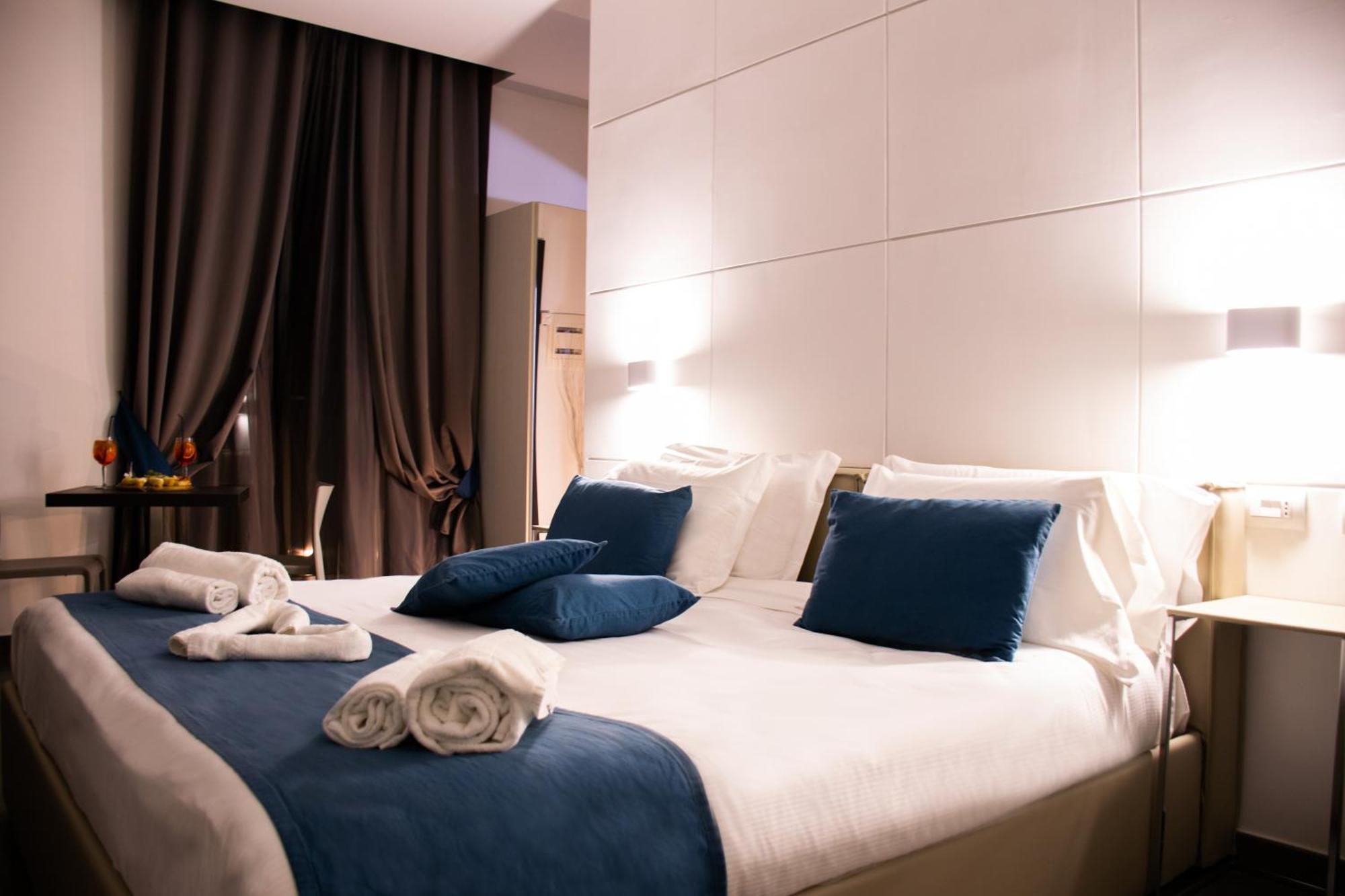 Megaris Luxury Suite Rooms Naples Extérieur photo